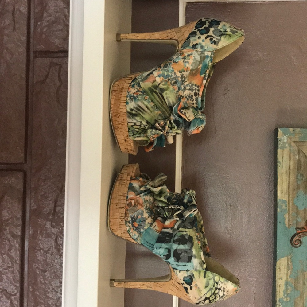 Heels - Picture 4 of 6